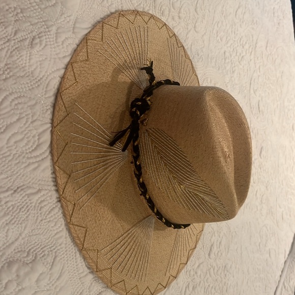 Corazon Playero Hat with black chord medium - Picture 3 of 8